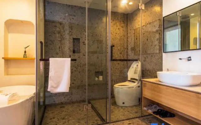 Half-mountain splash