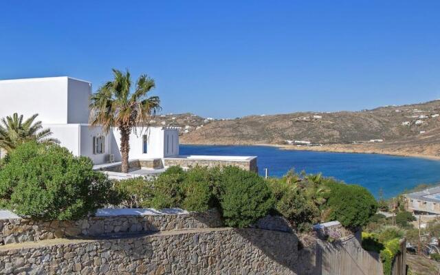 Mykonian house in Elia beach by GHH