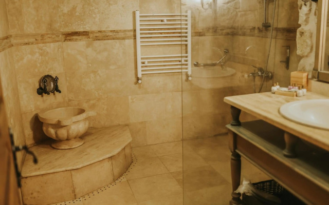 Elaa Cave Hotel