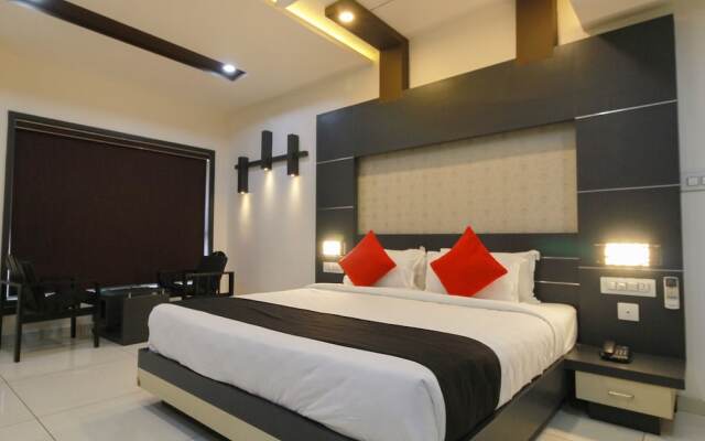 Capital O 29700 Le Moshe Inn