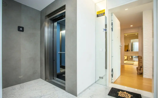 Acqua House by Rent4all