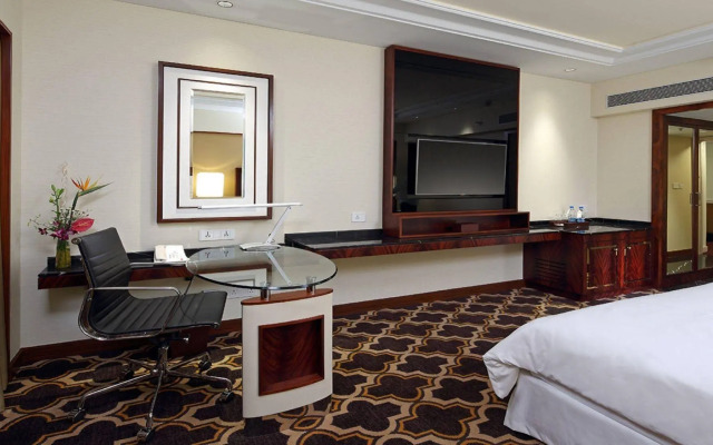 Sheraton Grand Pune Bund Garden Hotel