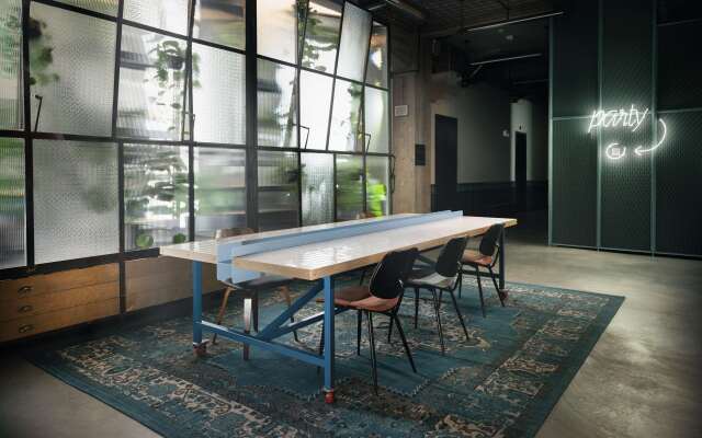 MONTOWNIA Lofts & Experience