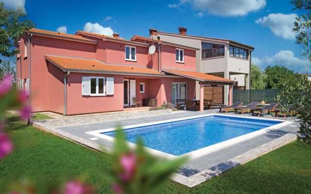 Stunning Home in Fazana With Wifi and 5 Bedrooms
