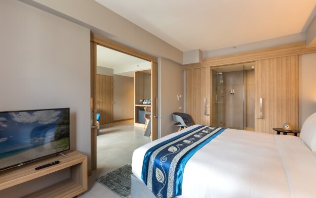Journeyhub Phuket Patong Hotel