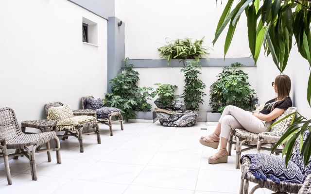 Iasonos Suites