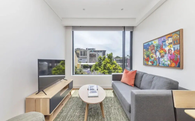 Comfortable Studio With City Views