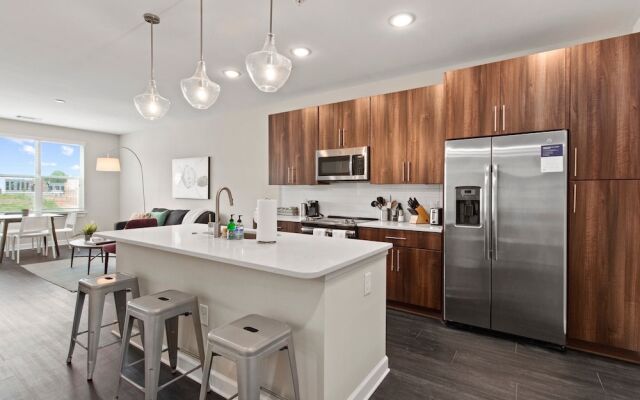 Kasa Charlotte FreeMoreWest