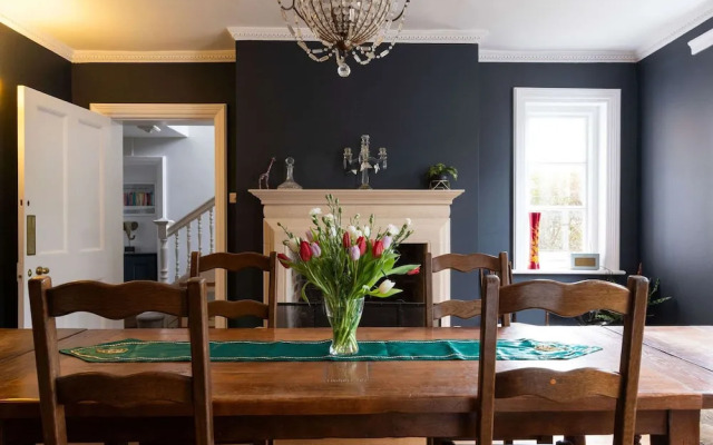 Country Retreat - Sleeps 14 - Large Garden