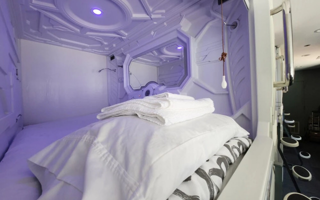 U Street Capsule Hostel