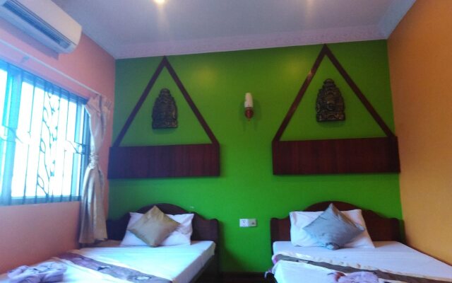 Latinos Hostel