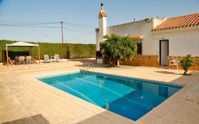 Arenales Great Home with AC, Pool and Barbecue