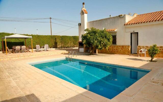 Arenales Great Home with AC, Pool and Barbecue