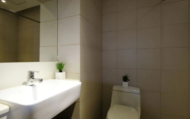 Portovita Tower 2BR 23rd FLR Black Unit W/ Balcony
