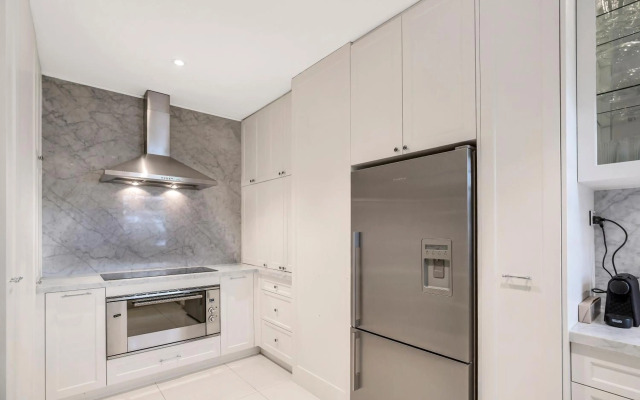 Premium Double Bay 3 bedroom apartment