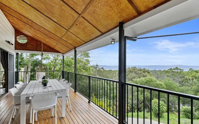 Yarabin - Luxury 6 Bedroom Home With Ocean Views