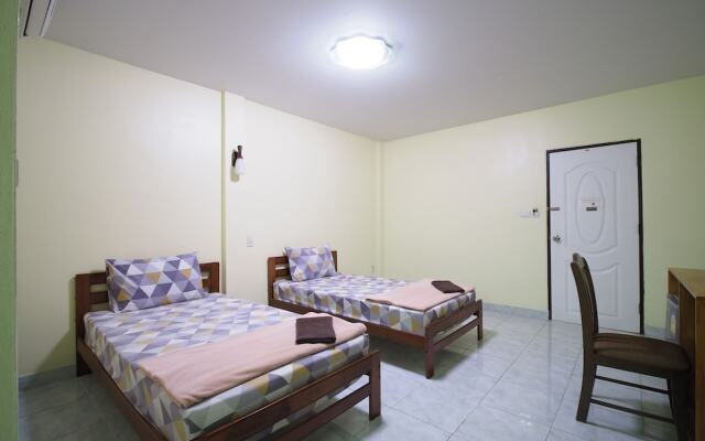 Oyo 852 Pineapple Hotel Pattaya