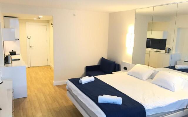 Nini's Apartament with Black sea view