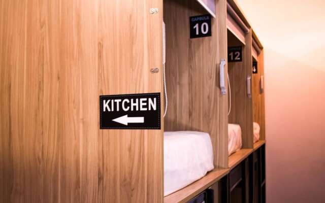 Lounge Capsule Hostel
