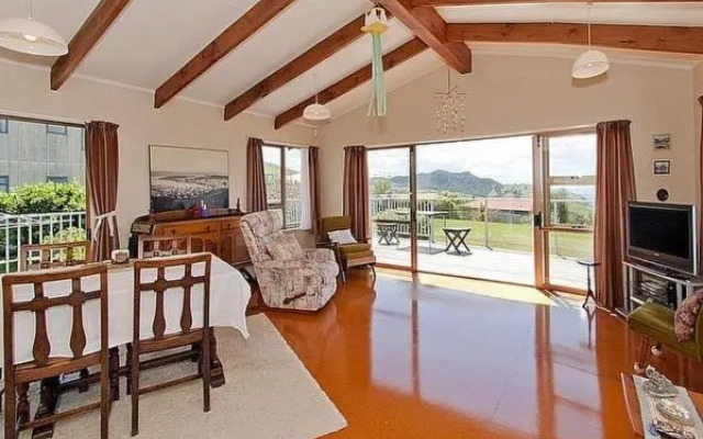 Views on Rimu - Whitianga Holiday Home