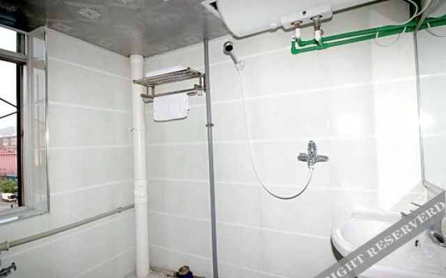 Xinyi Business Hotel
