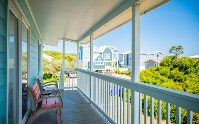 The Hideaway by Oak Island Accommodations