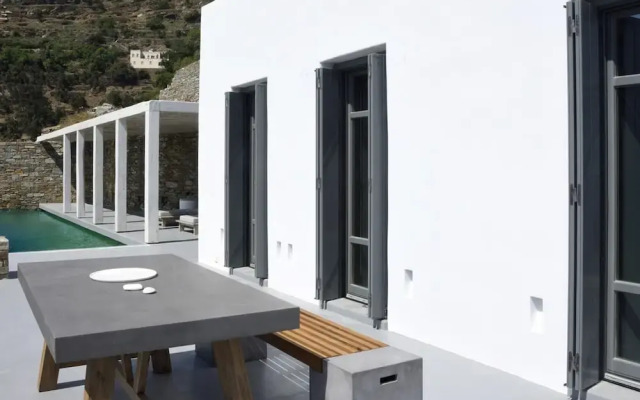 House Y in Kardiani Tinos