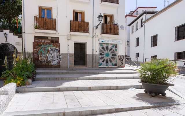 Simplistic Apartment in Granada Near Generalife