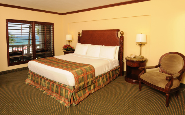 Beachcomber Resort & Club