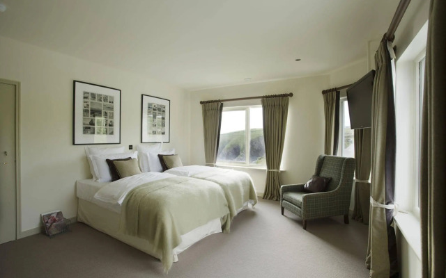 Lewinnick Lodge