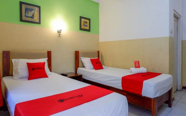 Putra Jaya Hotel by RedDoorz