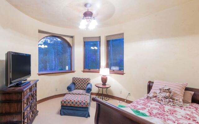 Stonegate Chalet - 4 Br Home