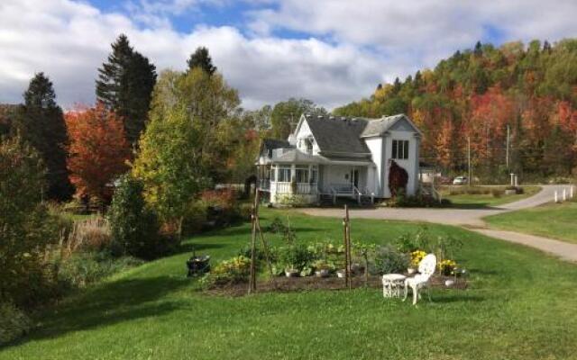 The Rustic House of the Fjord