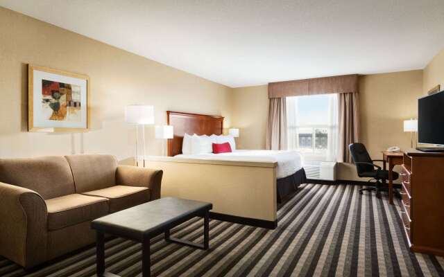 Days Inn & Suites by Wyndham Edmonton Airport