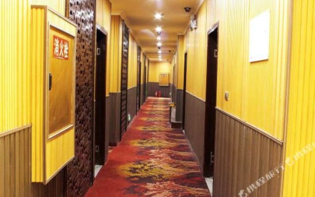 Muya Hotel (Xinshan Village Dadukou Pedestrian Street)