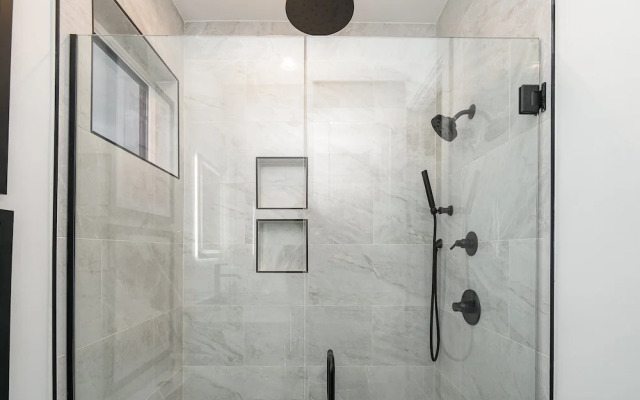 High Note-2 Rooftop Decks-3 Mins to Broadway