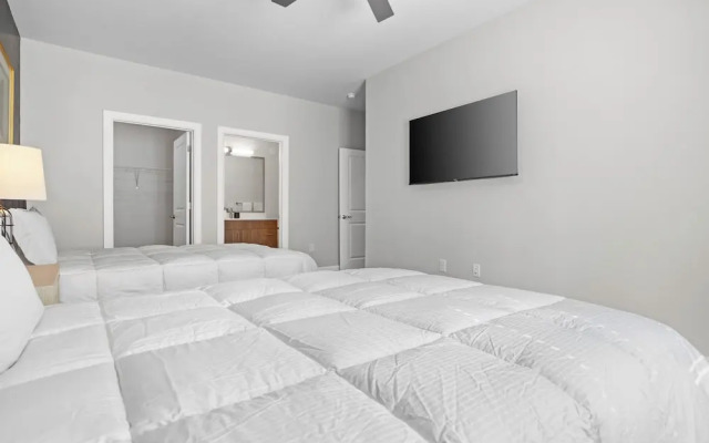 The Celebrity Suite The Gulch