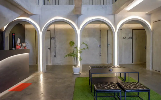 RedDoorz Plus near Kawasan Sam Poo Kong Semarang