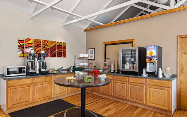 Super 8 by Wyndham Branson / Shepherd of the Hills Exwy