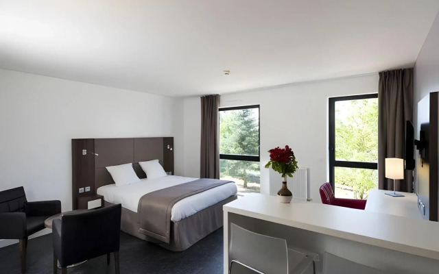 Adonis Dijon Maison Internationale