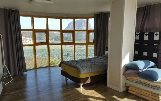 The Freedom - Hostel