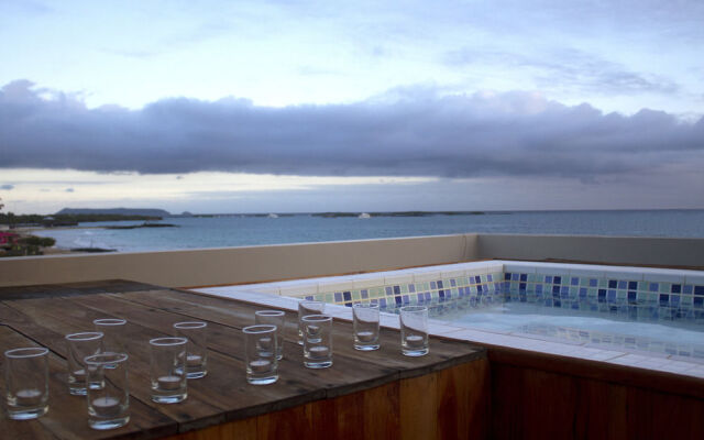 Iguana Crossing Boutique Hotel