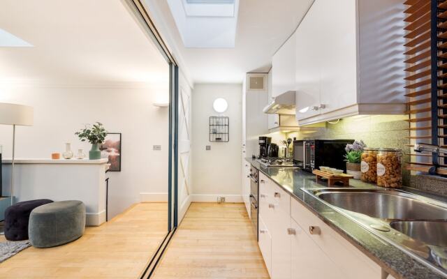 Knightsbridge - Hyde Park Apartment