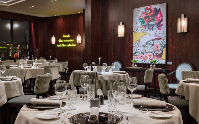 Divani Caravel Hotel