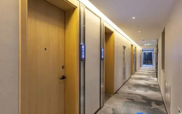 Zhihui Holiday Hotel (Beijing South Railway Station)