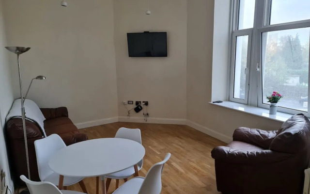 Stunning 3-bed Apartment in Heart of Cardiff Bay