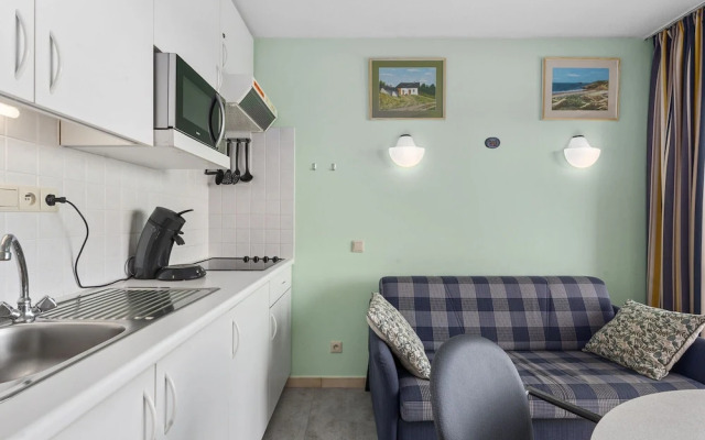 Spacious Studio Near Seafront