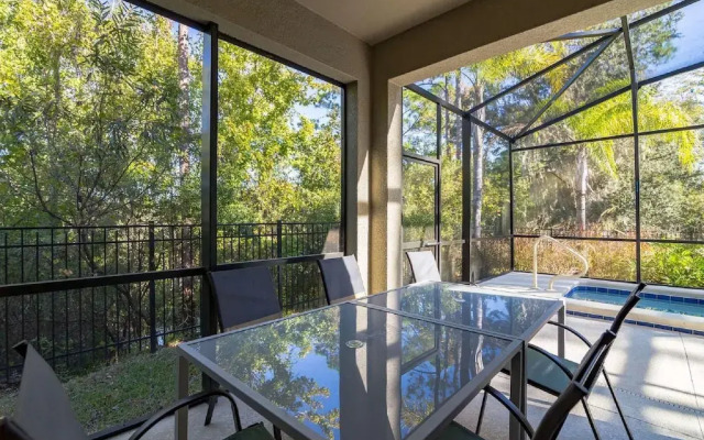 4970 Trafalgar Village