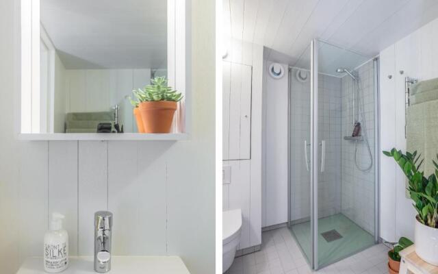 Sparkling newly built house close to city & nature