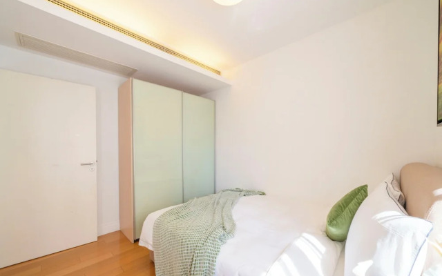 Tyms Luxury 2BR 1BA Apt Xujiahui Shops